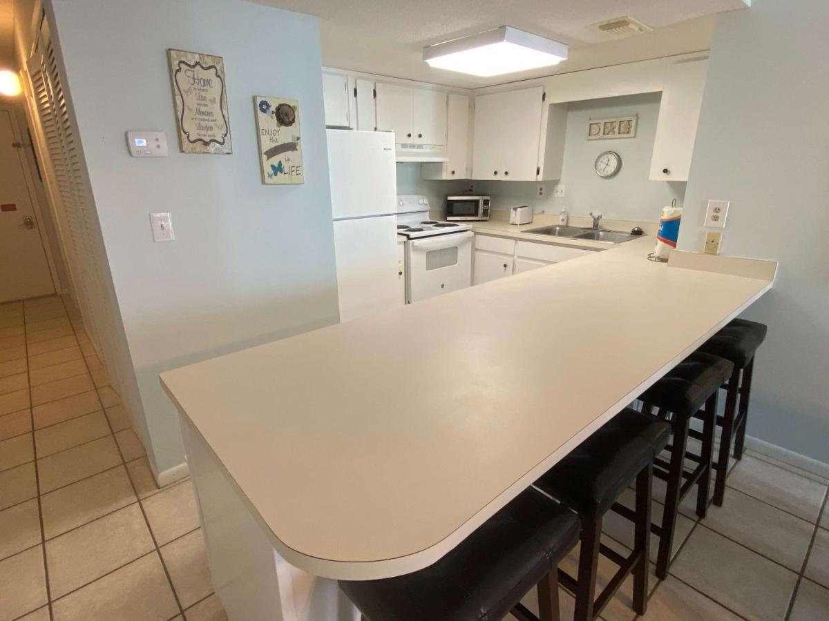 Island Winds West: Beachfront Retreat with Hangout Access Gulf Shores Exterior photo